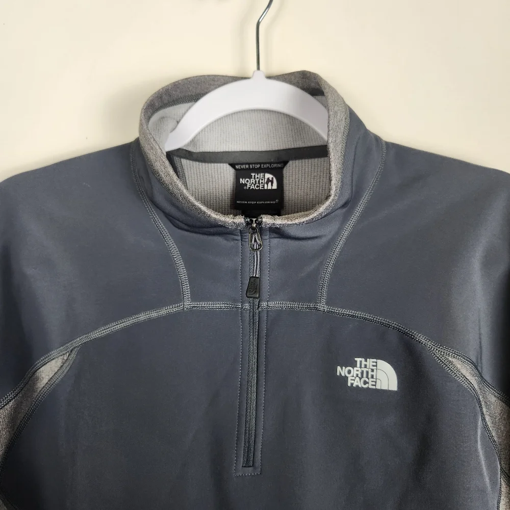 The North Face Men's 1/4 Zip Pullover Sweater Gray Long Sleeve FlashDry Size M